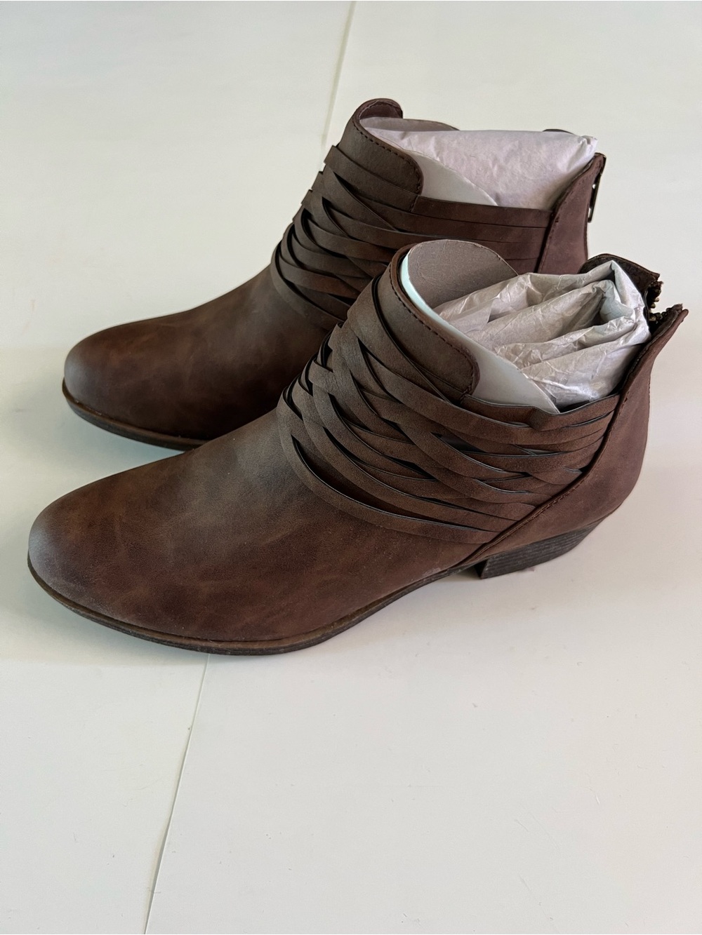 New in Box Sugar Size 9 Rhett Brown Ankle Boots Booties Shoes Low Heel - Picture 3 of 8
